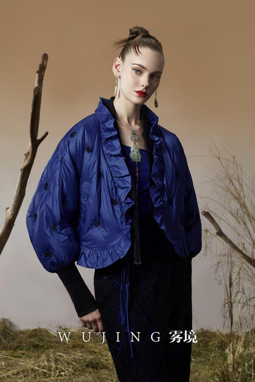 3203063 珠光蓝樱 定制绣花工艺料（填充90白鸭绒）羽绒服 雾境 商品图1