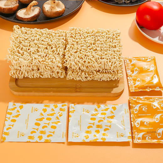 0添加拉面 紅葱肉燥，酸辣牛肉，番茄三种口味 非油炸面饼 .无增稠剂 ·无添加修饰淀粉 .无重合磷酸盐 ·无添加面质改良剂无味精、防腐剂 ·无人工合成香精 ·无人工合成色素 ·无人工合成调味料 商品图11