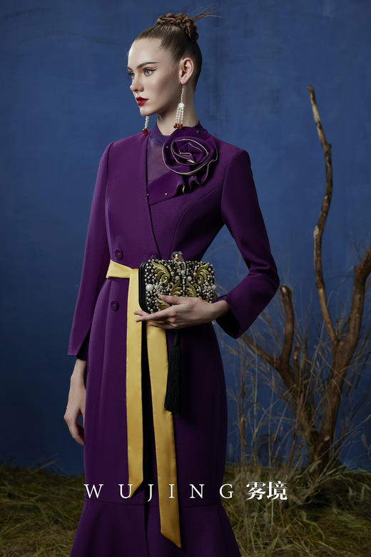 3203036 暮染拂紫 进口亮丝斜纹大衣 雾境 商品图7