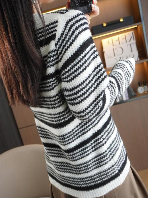 2023秋冬新款圆领撞色条纹毛衣女时尚加厚针织打底衫上衣女外穿 商品图2