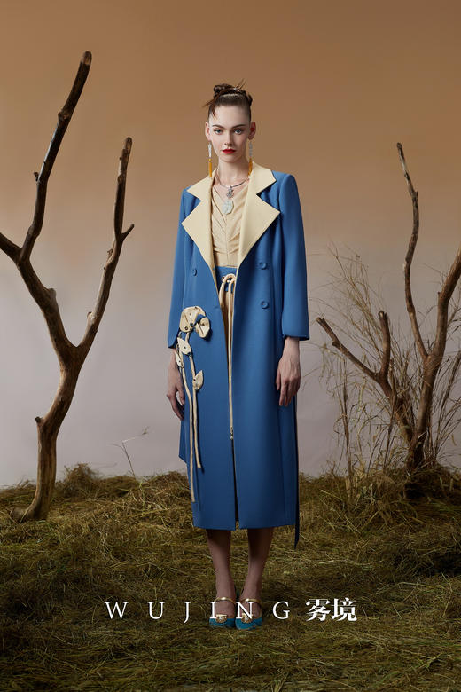 3203026 青蓝冰水 进口亮丝斜纹呢\韩国缎大衣 雾境 商品图0