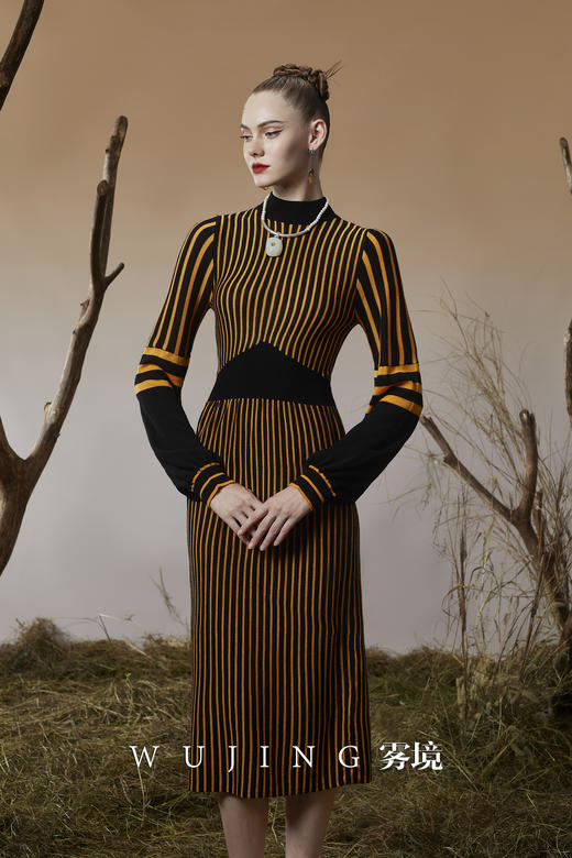 3203077 落日榕金 进口超细美丽诺羊毛针织连衣裙 雾境 商品图5