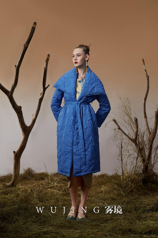 3203032 青蓝冰水 进口立体泡泡捏花面料（填充90白鸭绒）羽绒服 雾境 商品图1