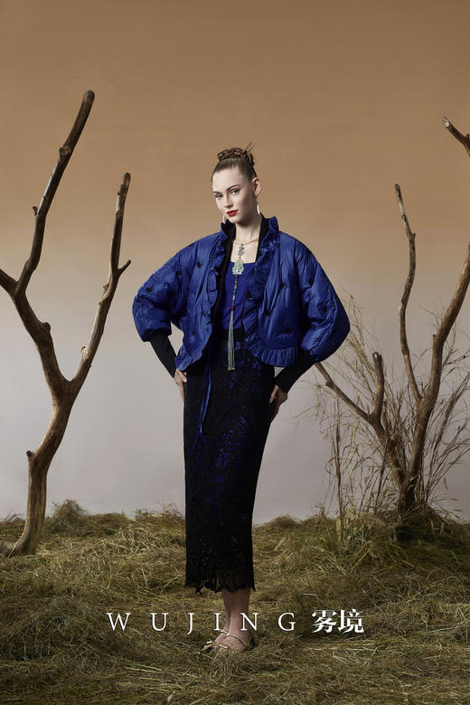 3203063 珠光蓝樱 定制绣花工艺料（填充90白鸭绒）羽绒服 雾境 商品图2