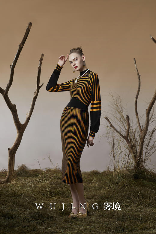 3203077 落日榕金 进口超细美丽诺羊毛针织连衣裙 雾境 商品图3