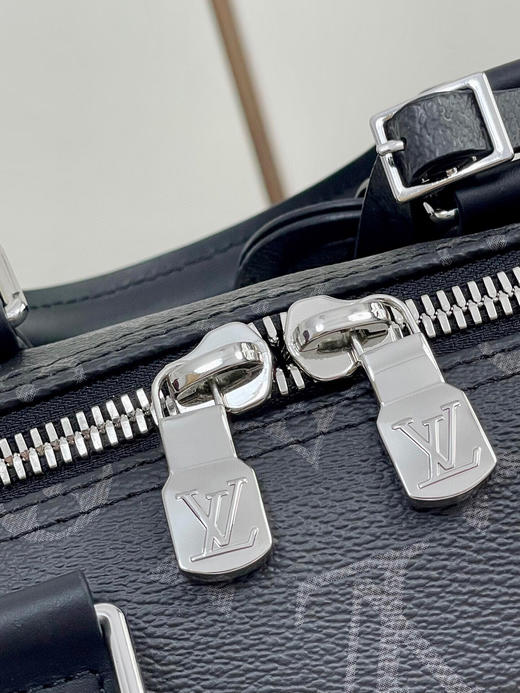 秋冬特惠💰850 原单LV M46655 尺寸：34×21×6cm KEEPALL 黑花旅行袋 商品图5