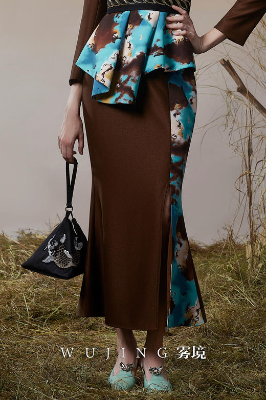 3203050 幽褐怀金 高级颗粒流光皱磨砂缎，定制双层加密锦缎印花半裙 雾境 商品图0