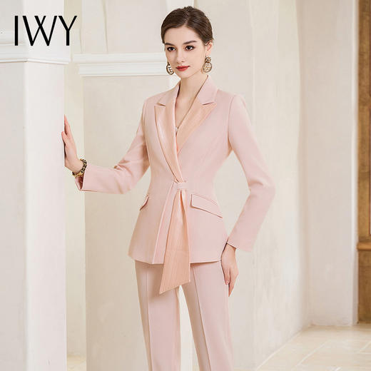 IWY/优雅干练粉色西装套装女气质绑带西服美容院主持人上镜西装olCP1861 商品图1