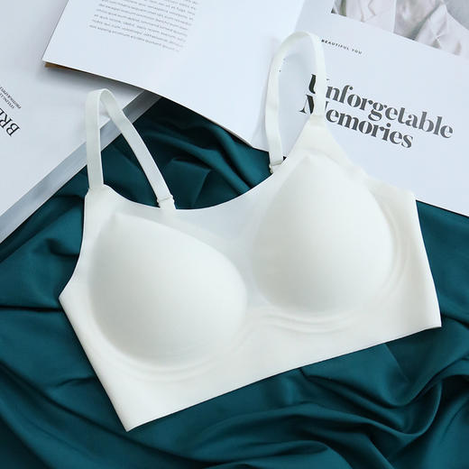 TG-TG02S208真丝无痕果冻条文胸 款无钢圈桑蚕丝内衣侧翼加宽收副乳 商品图5