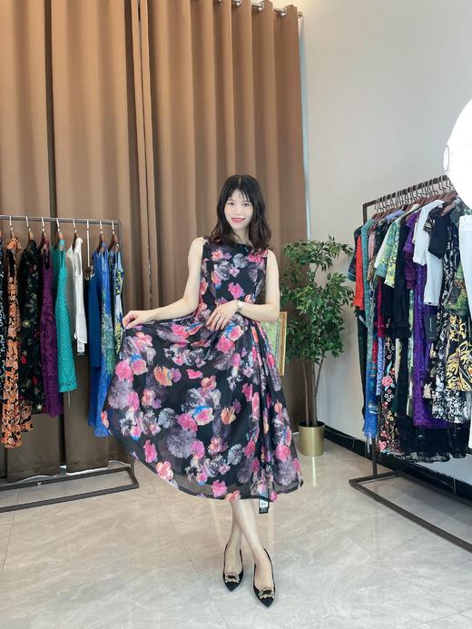 【伯妮斯茵】无袖印花连衣裙--《仪态万方 》2S7322 商品图2