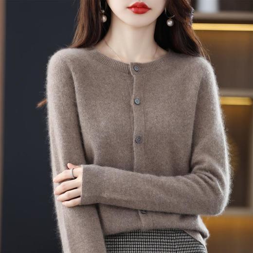 2023秋季新款圆领一线成衣羊毛开衫女宽松无缝羊毛针织外套女毛衣 商品图4