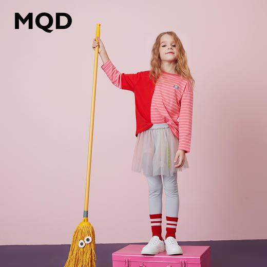 【MQD】童装女童T恤春秋季新款字母条纹拼接圆领宽松胶印落肩上衣 商品图2