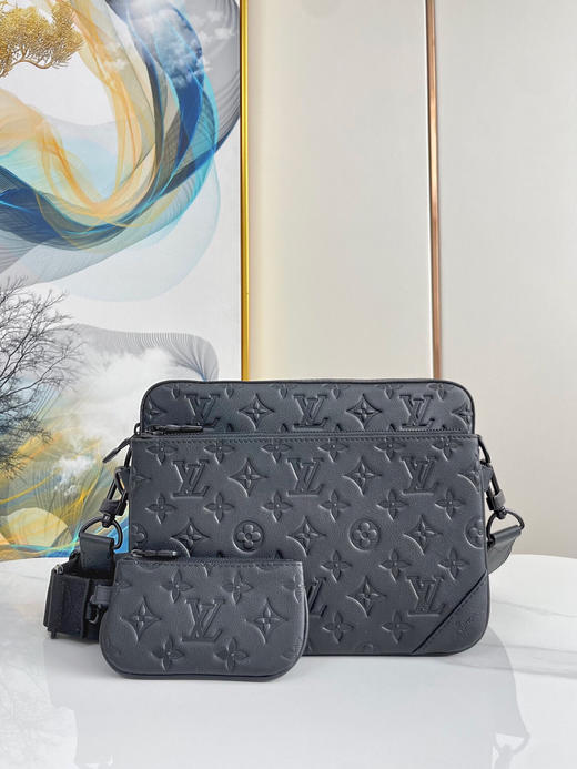 秋冬特惠💰980 原单LV M46602 尺寸：25×18.5×7cm TRIO 全皮邮差包 商品图0