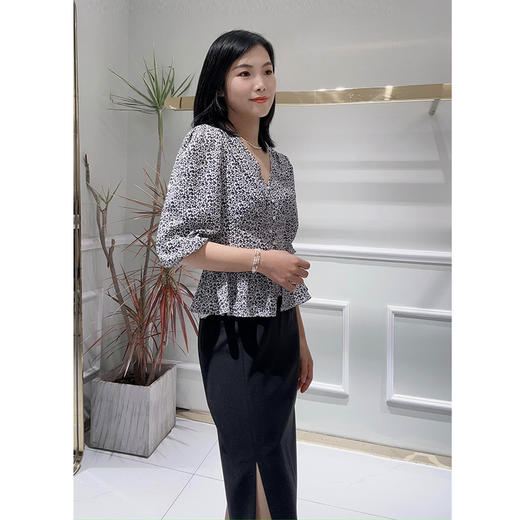 EIIR司歌修身泡泡袖V领扣扭衬衫端庄气质上衣ET881350 商品图2