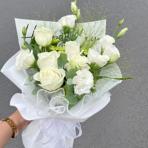 【佳海花业】洋桔梗  白色  四合一（700-800g） 颜色深浅略有差异 以实物为准 云南基地发货（价格已包含包装费用） 运费以实际为准，多退少补。 商品图3