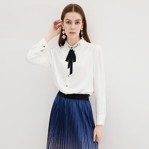 EITIE爱特秋季新款优雅小翻领蕾丝拼接领口衬衣女7109811 商品图1