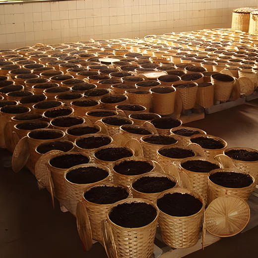 【宫廷易武（熟茶）】2015年易武头春头采核心拼配8年陈化宫廷级易武熟茶山泉水小框离地发酵 357g/饼 商品图6