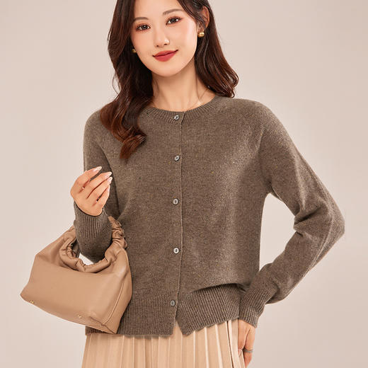 秋冬宽松大码针织开衫，无缝一体点子纱100纯羊毛衫女圆领毛衣外套CC-5831 商品图7