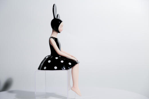 黑白波点然女孩-坐姿 商品图5