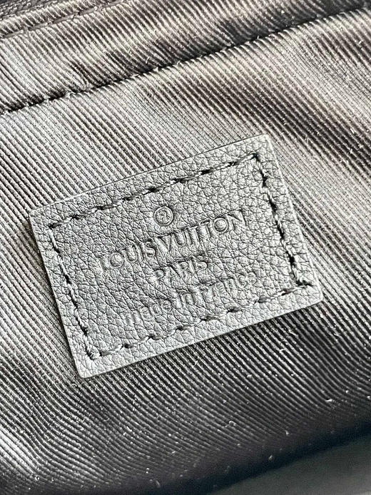 秋冬特惠💰980 原单LV M46602 尺寸：25×18.5×7cm TRIO 全皮邮差包 商品图8