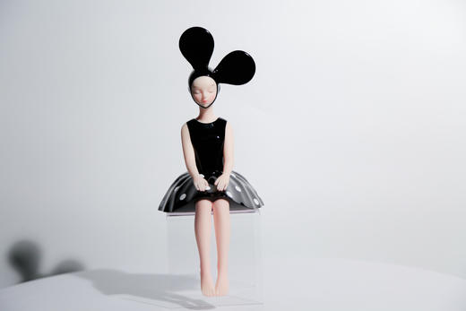 黑白波点然女孩-坐姿 商品图2