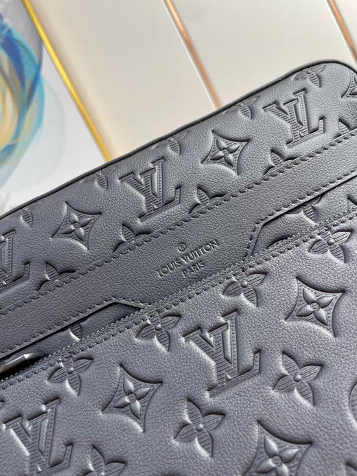 秋冬特惠💰980 原单LV M46602 尺寸：25×18.5×7cm TRIO 全皮邮差包 商品图5