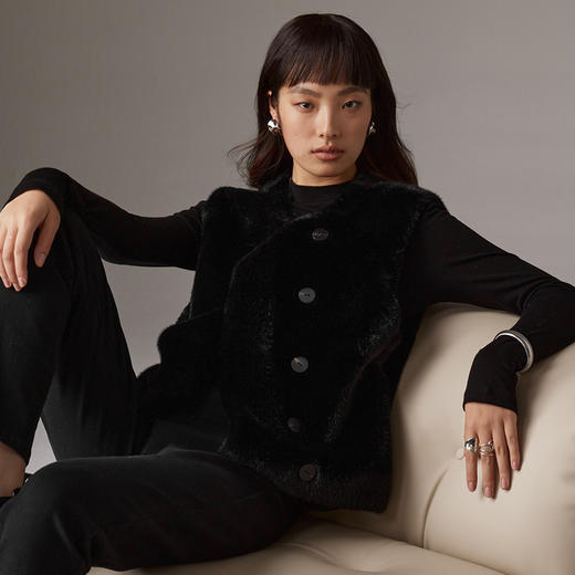 【品牌优选】INANDON 百搭神器 金貂绒皮毛一体圆领马甲 53661 商品图2