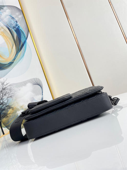 秋冬特惠💰980 原单LV M46602 尺寸：25×18.5×7cm TRIO 全皮邮差包 商品图3