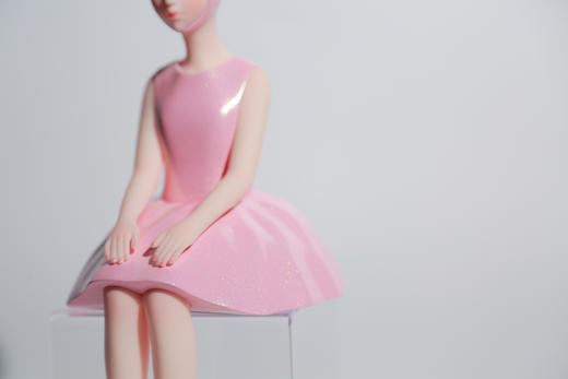 珠光粉然女孩-坐姿 商品图4