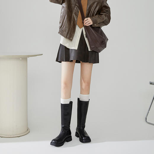 西遇厚底长筒靴女新款秋冬美式复古方头宽筒骑士靴小个子长靴D2234126 商品图3