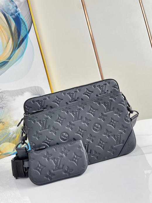 秋冬特惠💰980 原单LV M46602 尺寸：25×18.5×7cm TRIO 全皮邮差包 商品图1