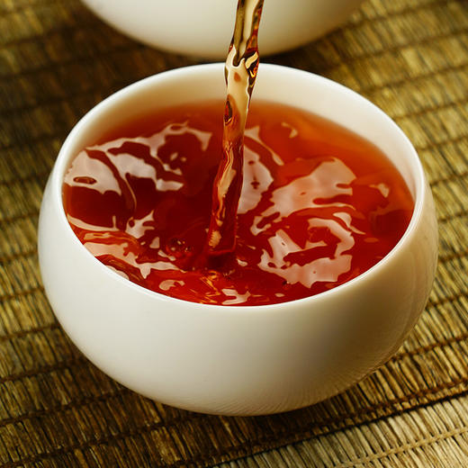 【宫廷易武（熟茶）】2015年易武头春头采核心拼配8年陈化宫廷级易武熟茶山泉水小框离地发酵 357g/饼 商品图7