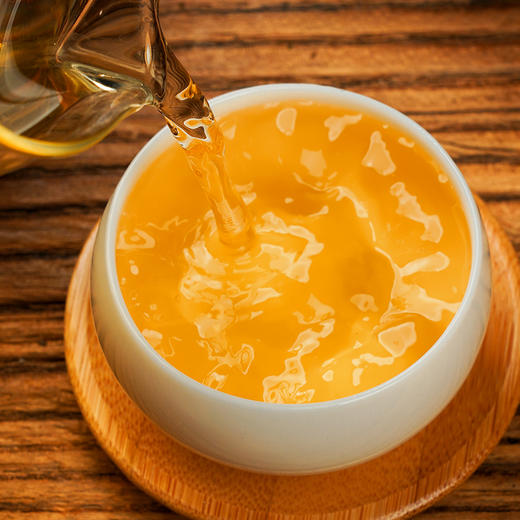 【大师手作—冷水河】2017年春茶采用宣哥独创制茶工艺亲制六年珍藏不可小觑的隐士王者量少稀珍 357g/饼 商品图1