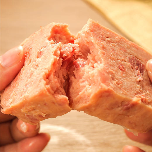 猪掌门年代午餐肉罐头|80%含肉量，饱满肉粒看得见！减盐配方，Q弹有嚼劲 商品图2