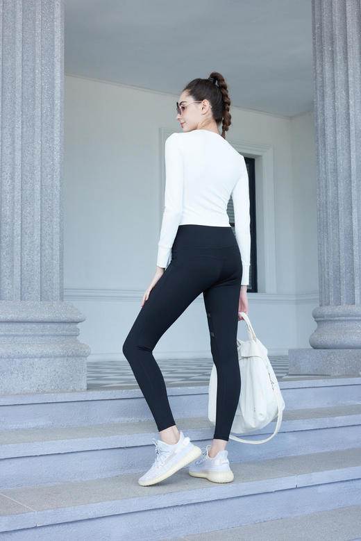 2023秋冬运动凌萱瑜伽上衣 商品图1