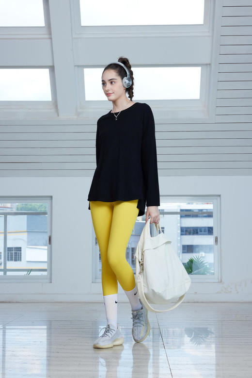 2023秋冬运动S芊文卫衣 商品图3