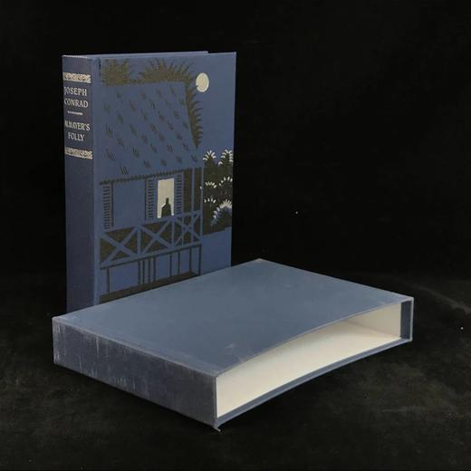 康拉德《阿尔迈耶的愚蠢》 12幅插图 精装大32开带书匣 商品图0