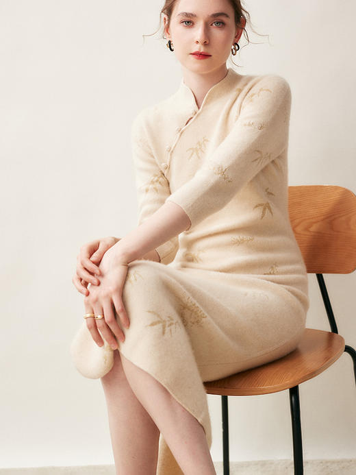 QJ RC23055国风金银丝绣花山羊绒混纺加厚盘扣旗袍连衣裙 商品图0