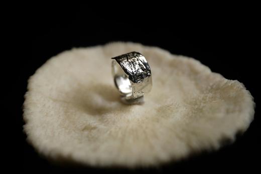 CHEZ BOQUE 冬日童话系列原创手工925银纸张肌理戒指《折纸0号》 商品图5