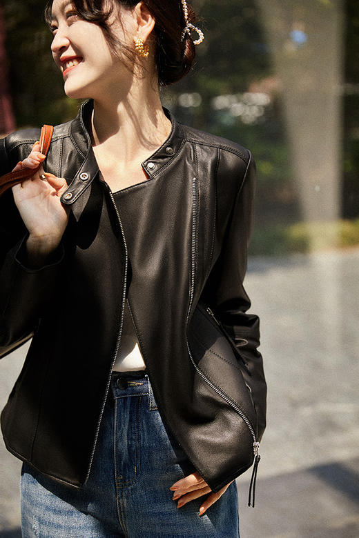 ALBB-秋冬时尚百搭短款重磅修身版轻涂仿绵羊皮皮衣女立领机车夹克 商品图2