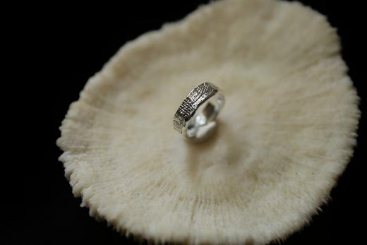 CHEZ BOQUE 冬日童话系列原创手工925银织物肌理戒指《穿针引线》 商品图3