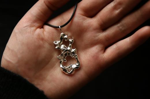 CHEZ BOQUE 印象系列原创手工925银抽象造型吊坠《消失的湖泊》 商品图2