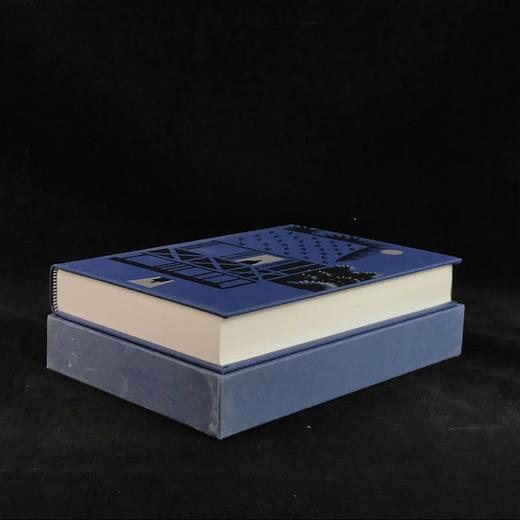 康拉德《阿尔迈耶的愚蠢》 12幅插图 精装大32开带书匣 商品图1