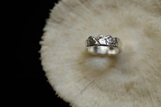 CHEZ BOQUE 冬日童话系列原创手工925银皮革肌理戒指《沙之城》 商品图5