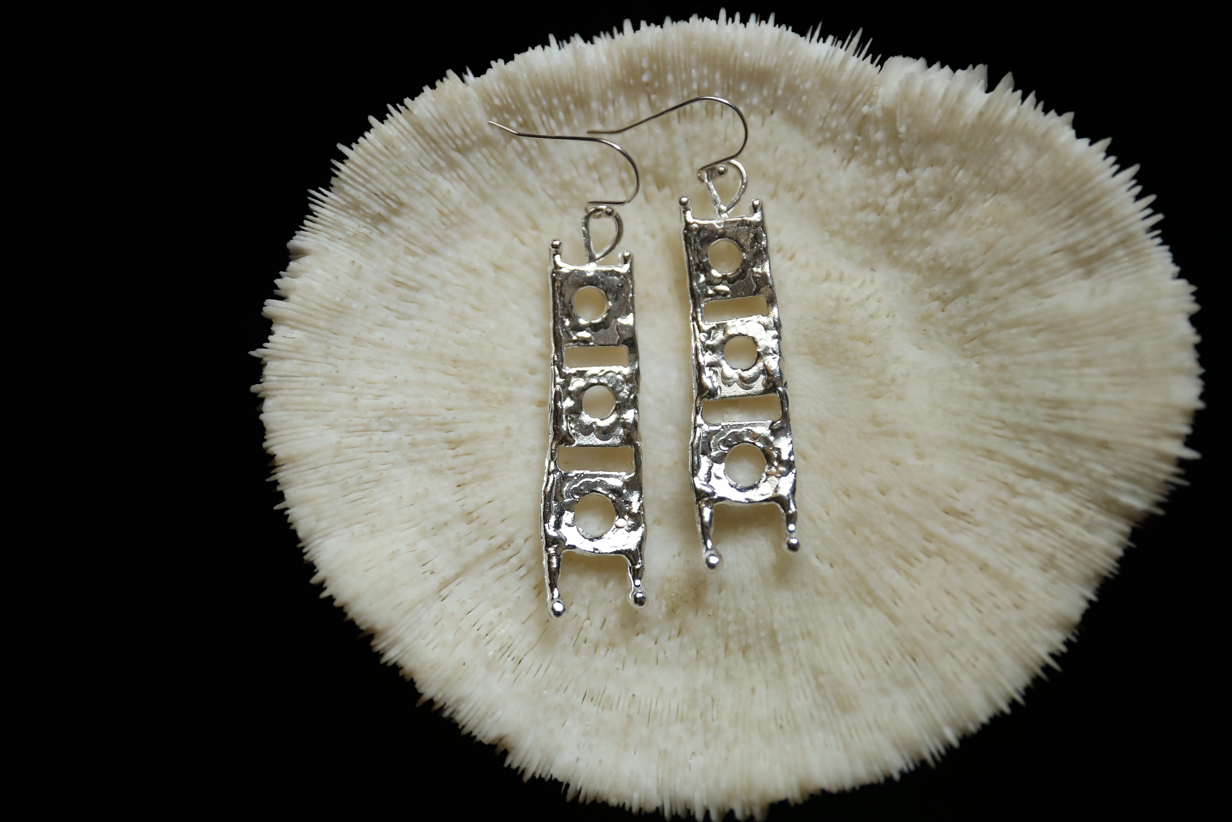 CHEZ BOQUE 冬日童话系列原创手工925银抽象造型耳坠《光的游戏》