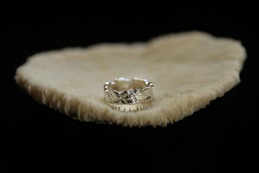 CHEZ BOQUE 冬日童话系列原创手工925银皮革肌理戒指《沙之城》 商品图3