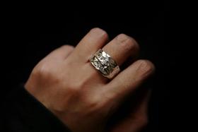 CHEZ BOQUE 冬日童话系列原创手工925银纸张肌理戒指《折纸0号》