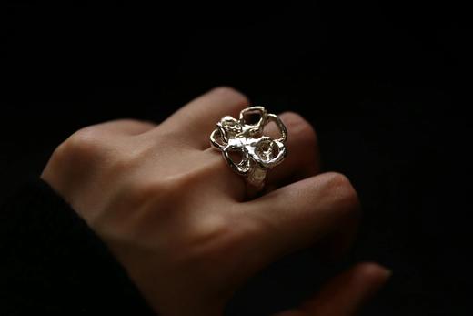 CHEZ BOQUE 冬日童话系列原创手工925银抽象造型戒指《恶之花》 商品图0