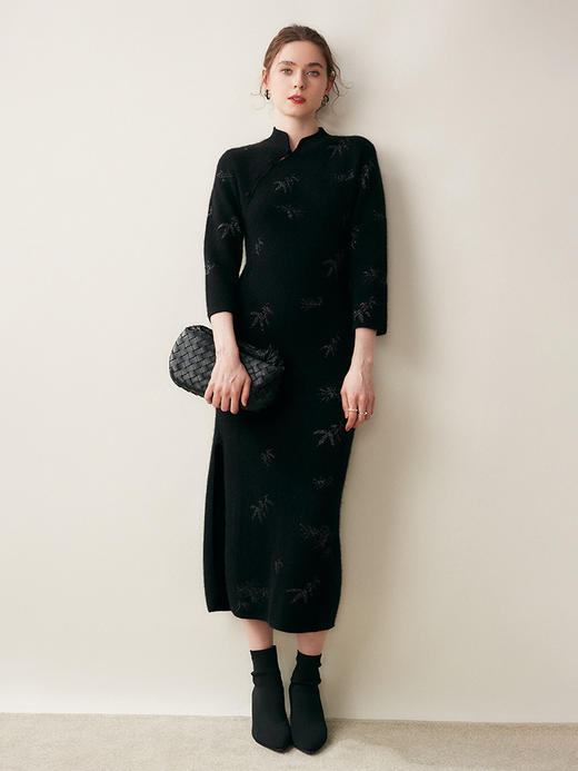 QJ RC23055国风金银丝绣花山羊绒混纺加厚盘扣旗袍连衣裙 商品图2