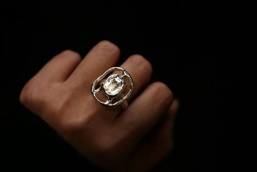 CHEZ BOQUE 冬日童话系列原创手工925银抽象造型戒指《塔迪斯 Tardis》 商品图2